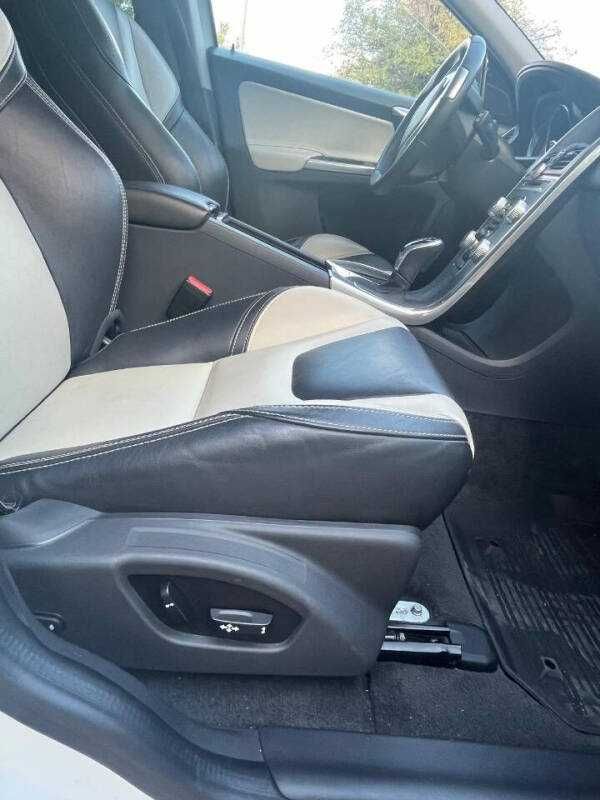 2017  Volvo  XC60