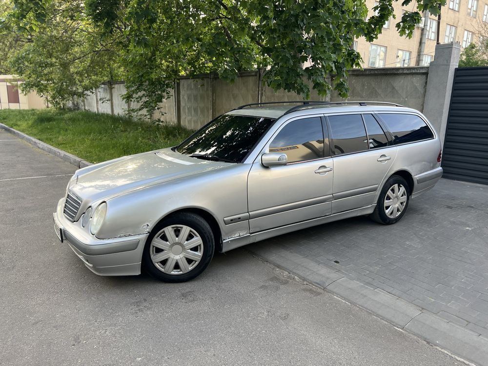 Mercedes Benz АВТОМАТ 2,2 Дизель