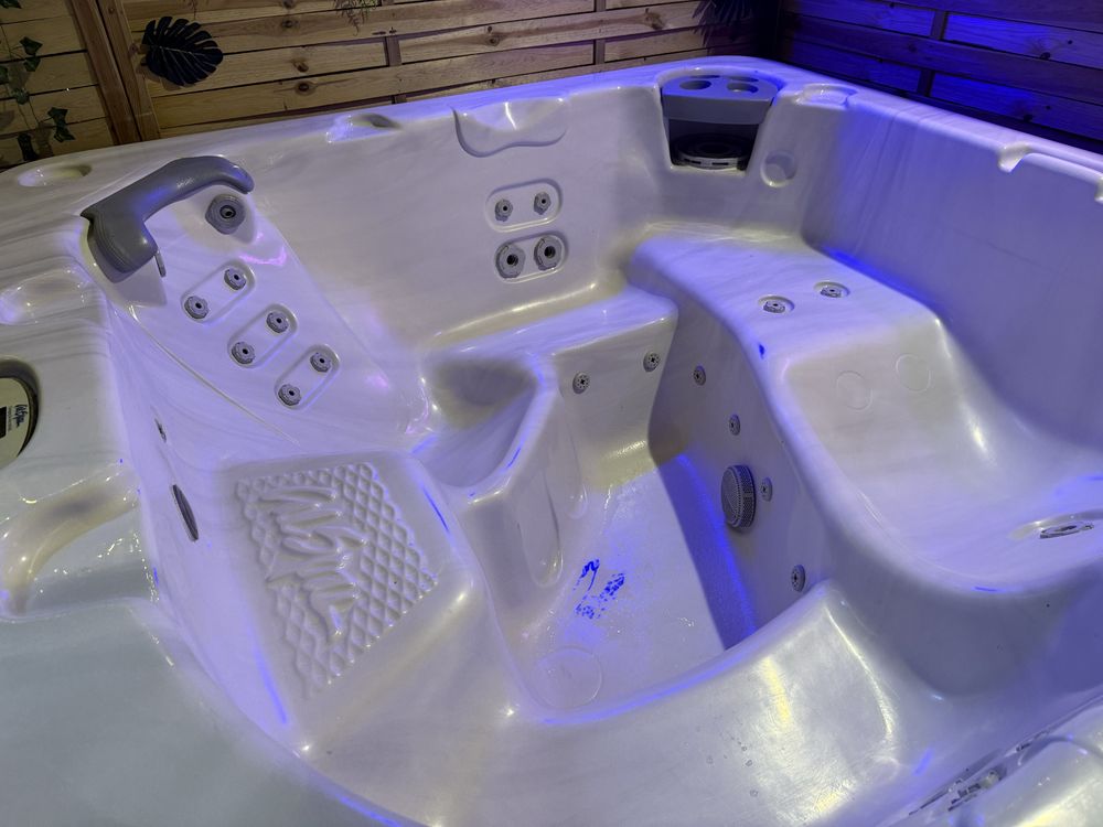Jacuzzi Call Spa 195x195 USA najlepszy akryl