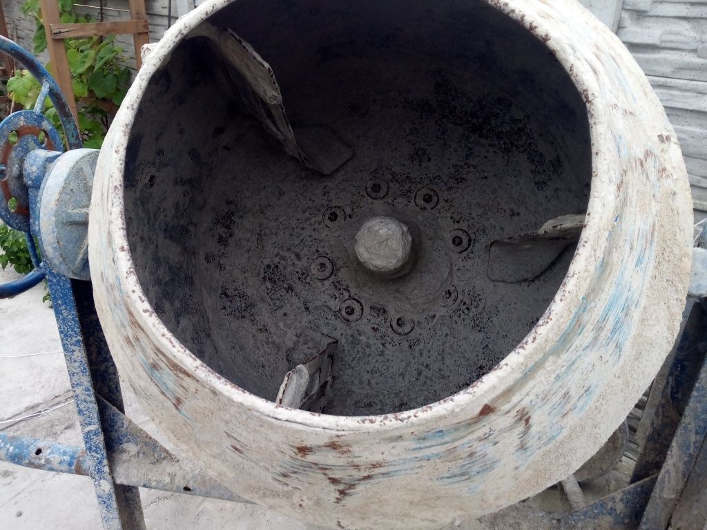 Betoniarka 250l uzywana