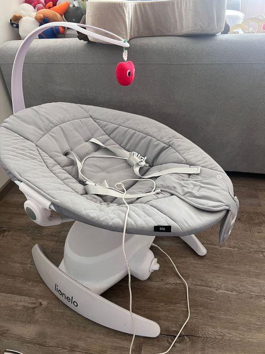 Lionelo заколисуючий центр