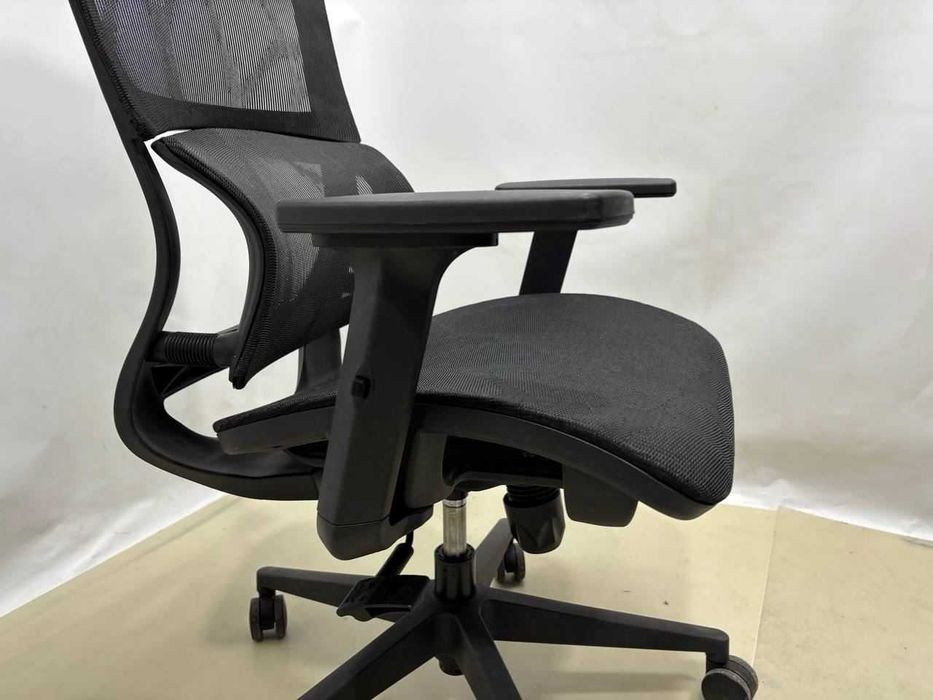 Ортопедичне крісло, сітка з підголовником