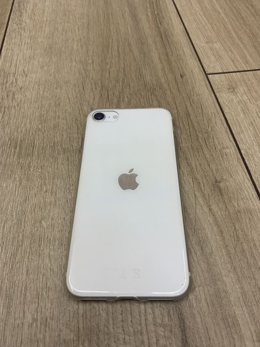 Чехол прозрачный на iPhone