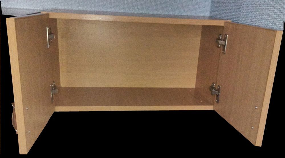 Навесной шкаф подходит для туалетной комнаты в панельных домах