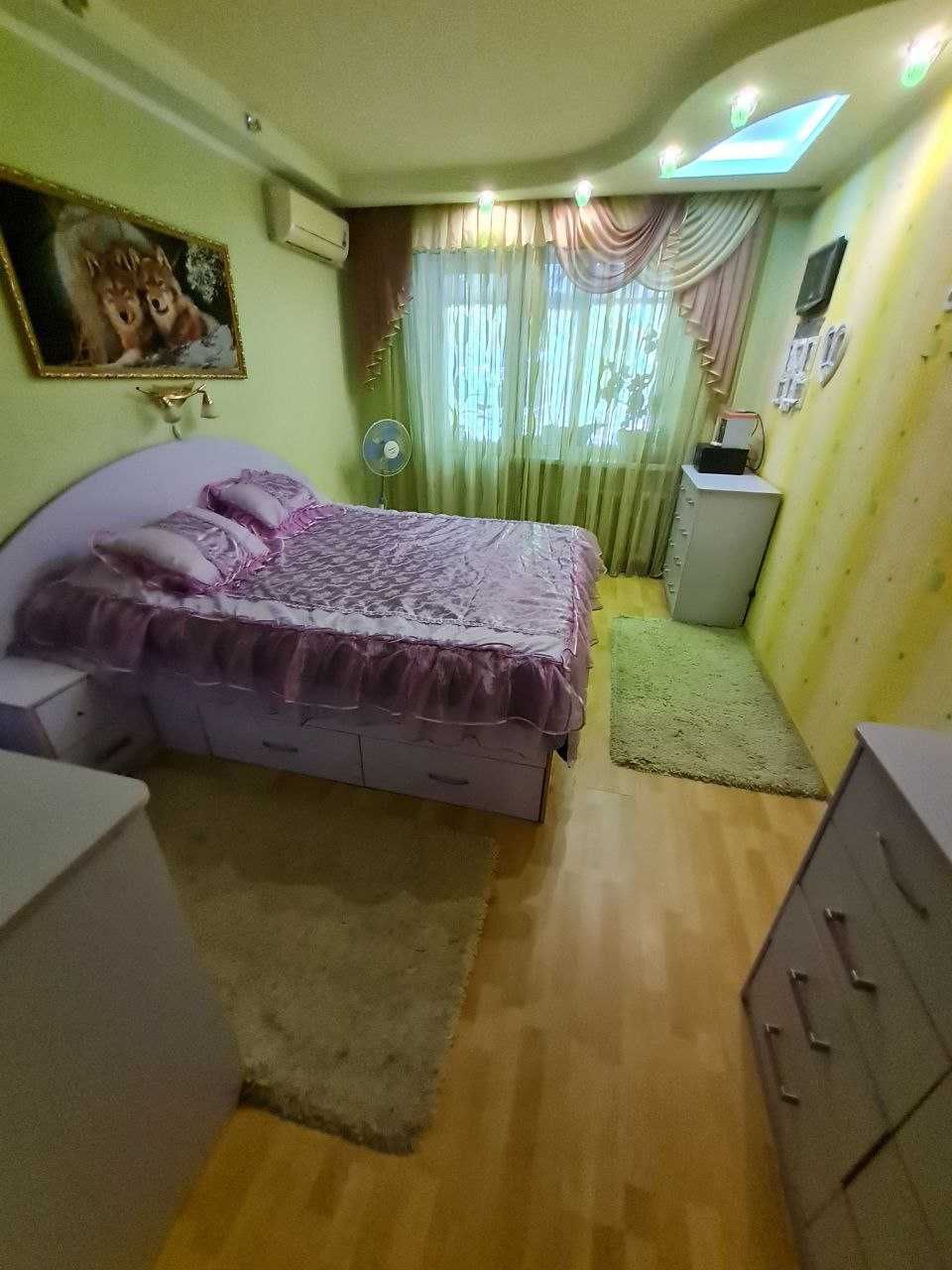 Продам 3 кімн. квартиру р-н кафе "Мерлін". Ремонт. 52000