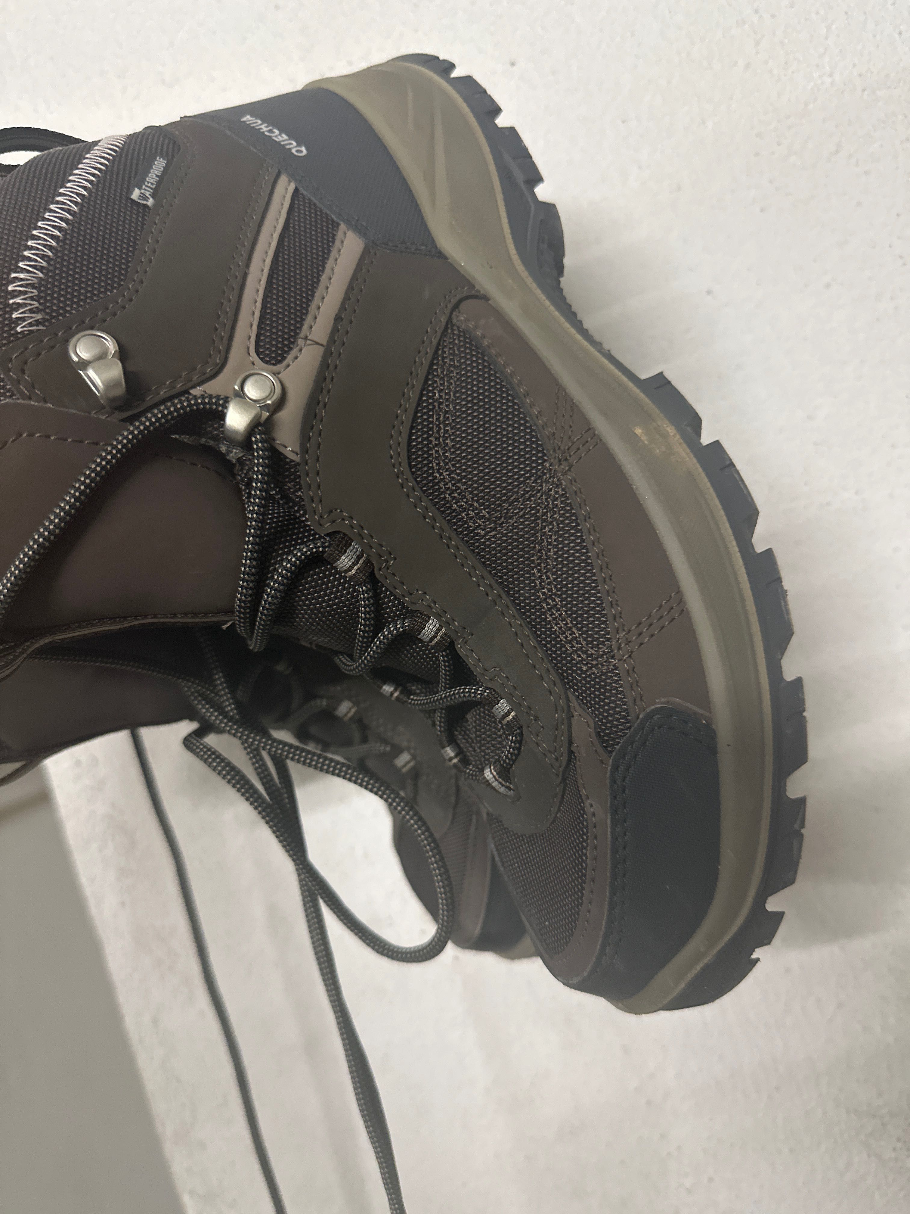 Botas Montanha número 43 castanhas