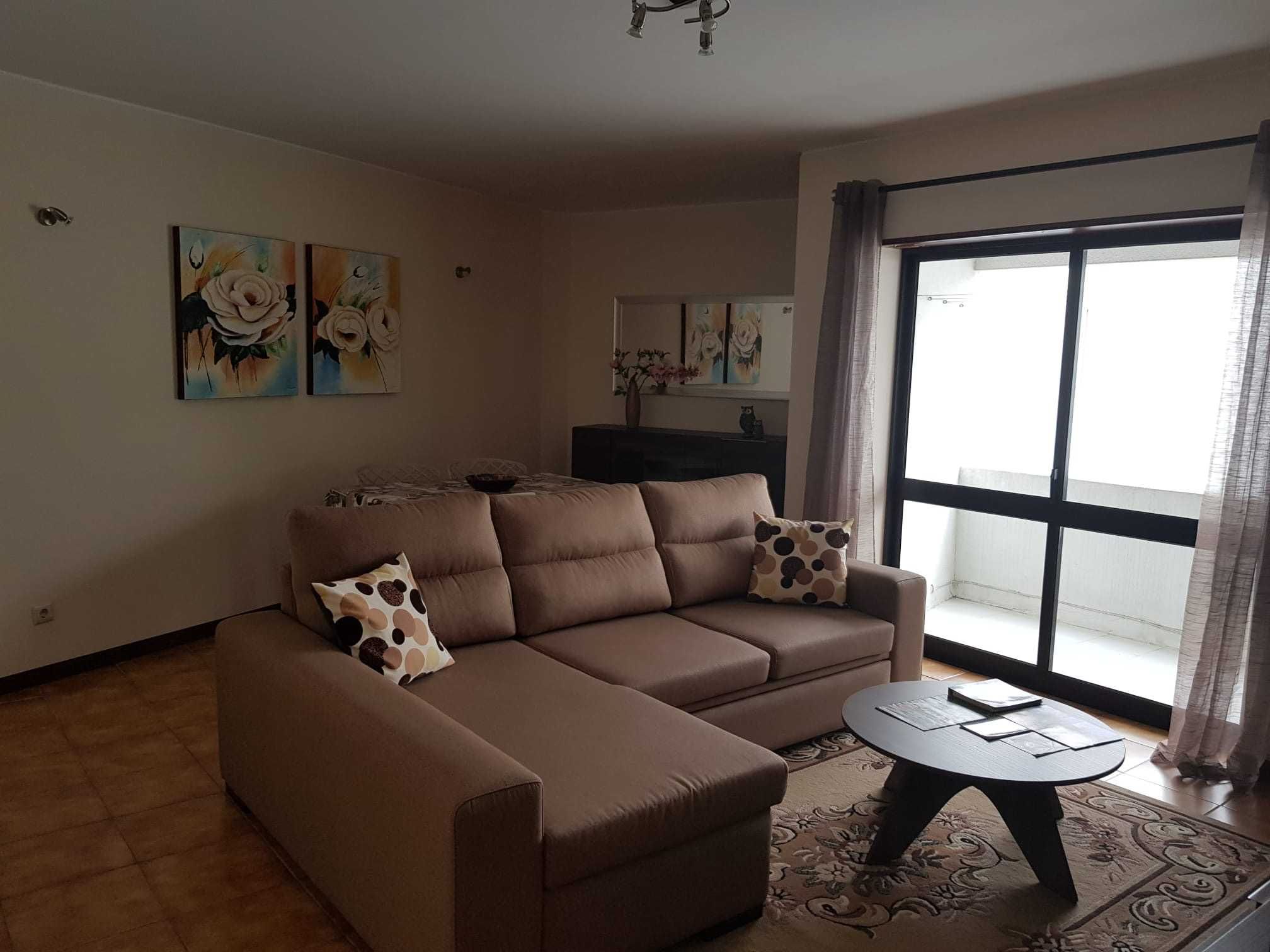 Apartamento T2 para arrendamento na Rua de São José, Darque