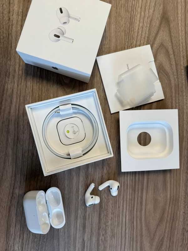 Słuchawki AirPods Pro Apple pierwszej generacji