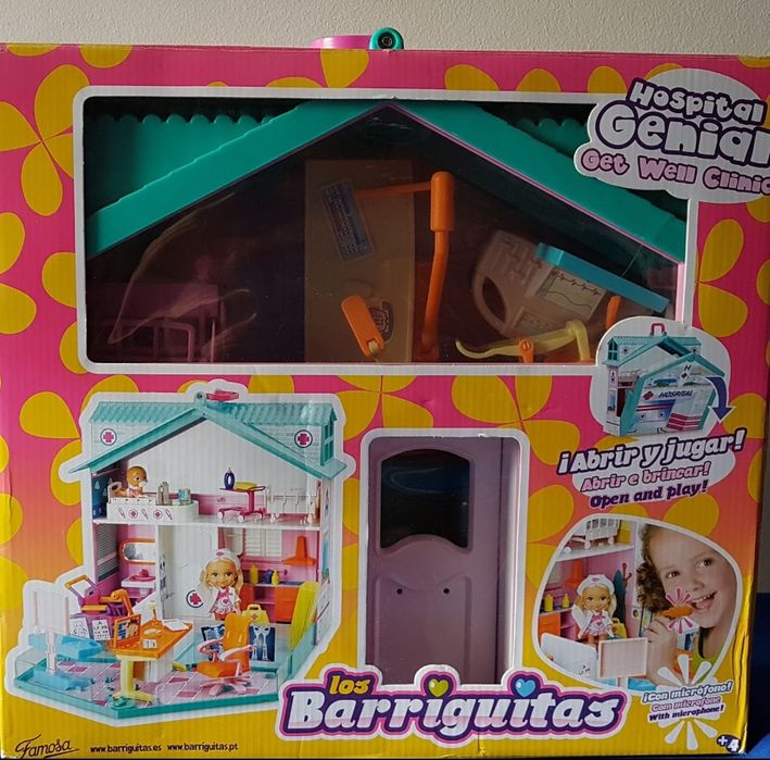 Boneca e acessórios