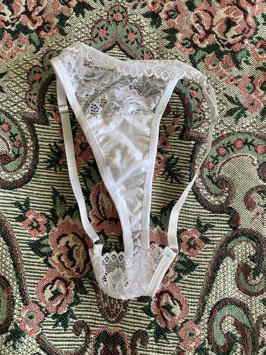 Комплект білої мереживної білизни від Garter Room