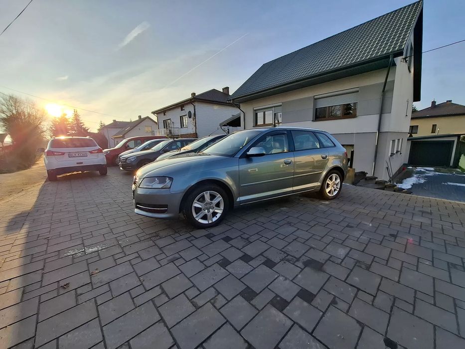 Audi A3 Sportback Z Niemiec wyposażona  zadbana 1.6 Mpi + gaz BRC 5 drzwi.