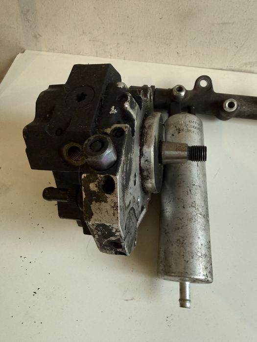 Vendo bomba injectora e regua BMW E46 150cv