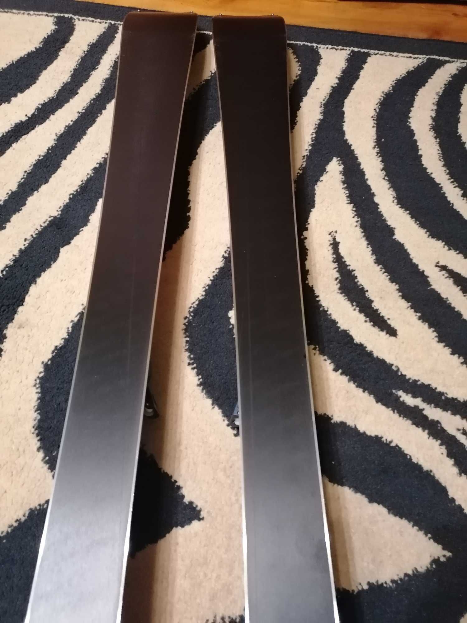 Narty zjazdowe Head SHAPE E-V5 163 cm