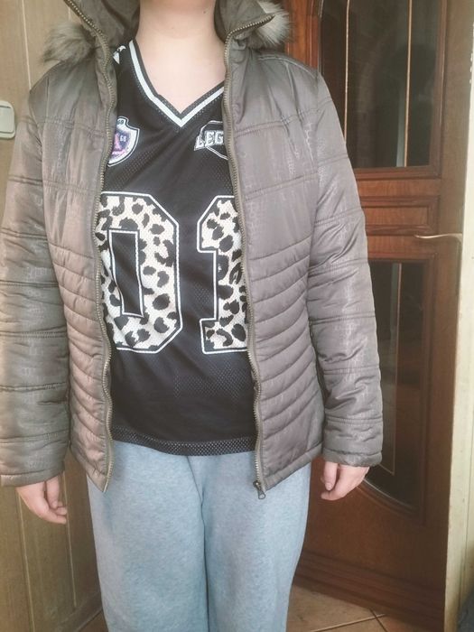 Kurtka zimowa w kolorze oliwkowym