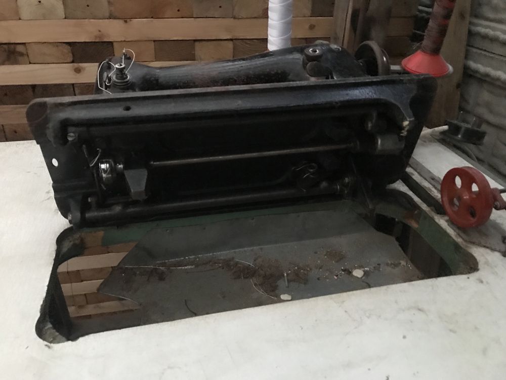 Продам швейную машинку 22 класс