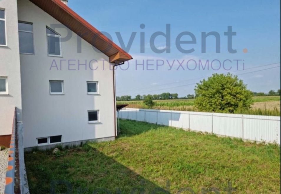 Продаж комерційного приміщення 830 м2 біля КПП Тиса