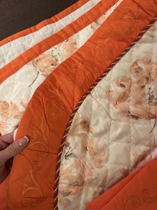 Нове покривало для двоспального ліжка