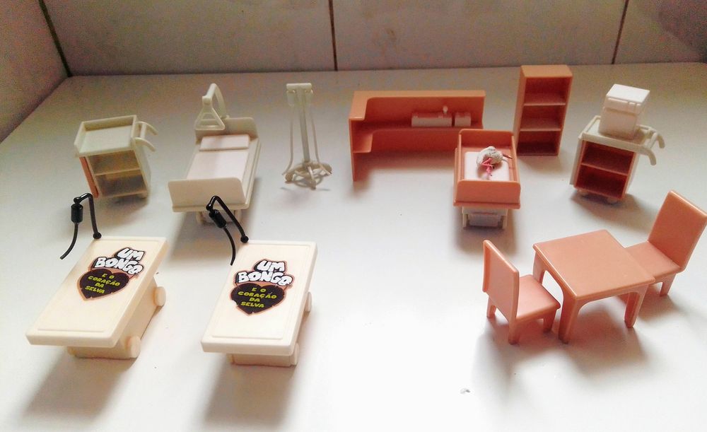 Um Bongo, Hospital da selva. Não é negociável .Para reaproveitar.[Desc