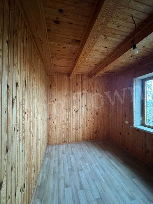 Продаж будинку в р-ні університету