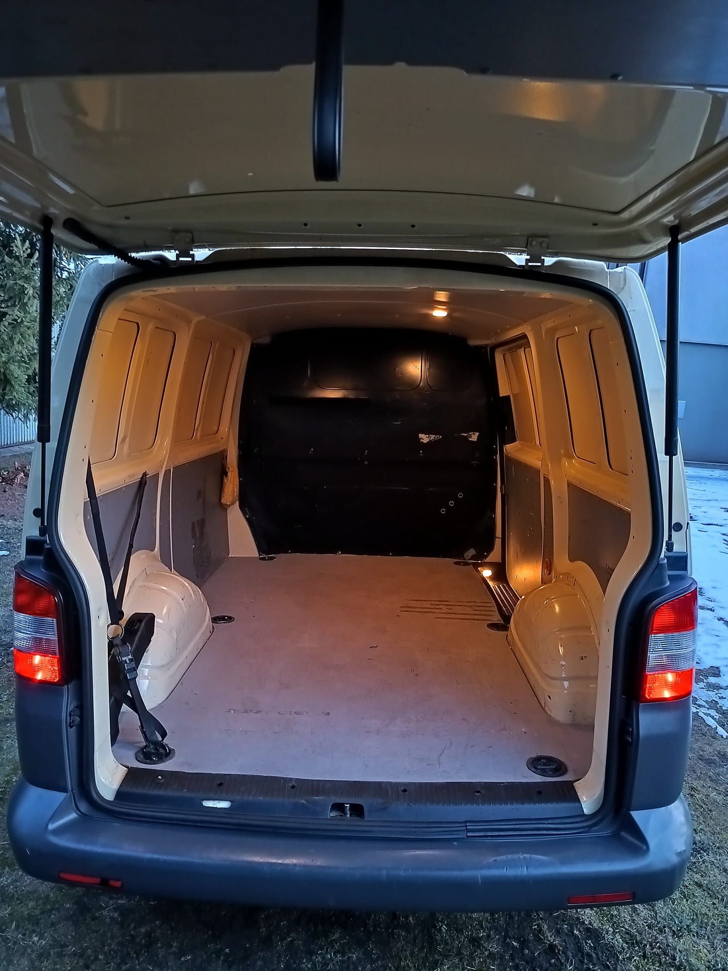 Volkswagen Transporter T5 lift 2,0 tdi 2011rok