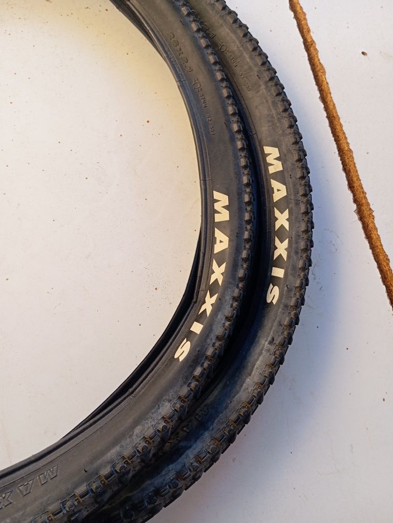 J-Bikes pneus 26 BTT Maxxis