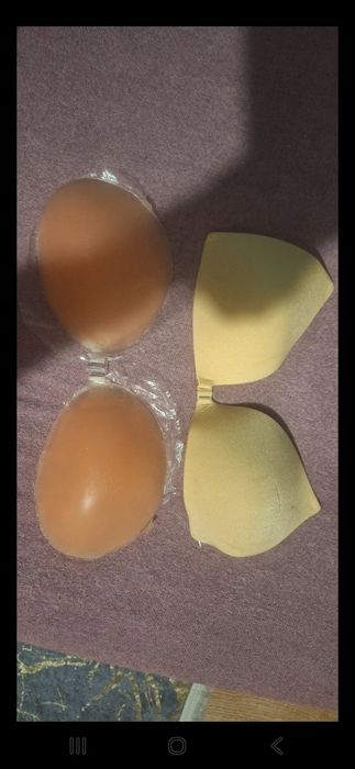 Staniki na biust samoprzylepne bez pasków, zapięć