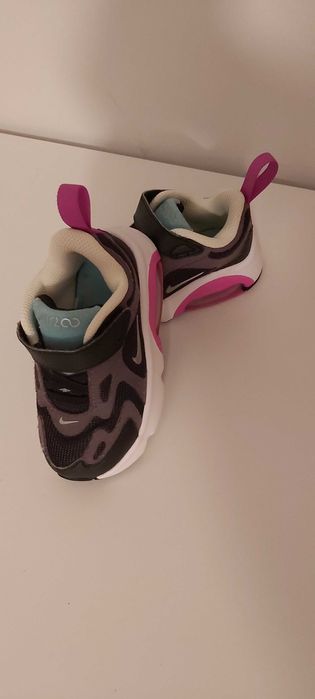 Sapatilhas Nike (Tamanho 22)