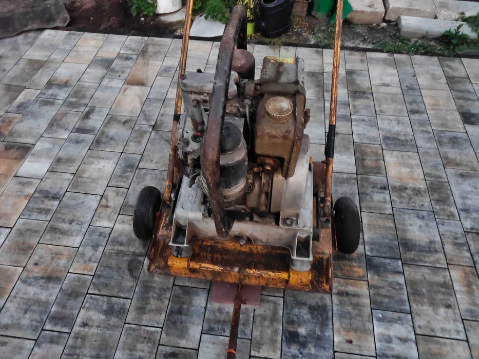 Hatz 75 silnik zagęszczarka Wacker 200 kg