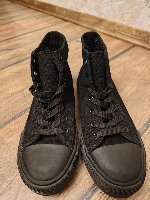 Продам черные кеды
