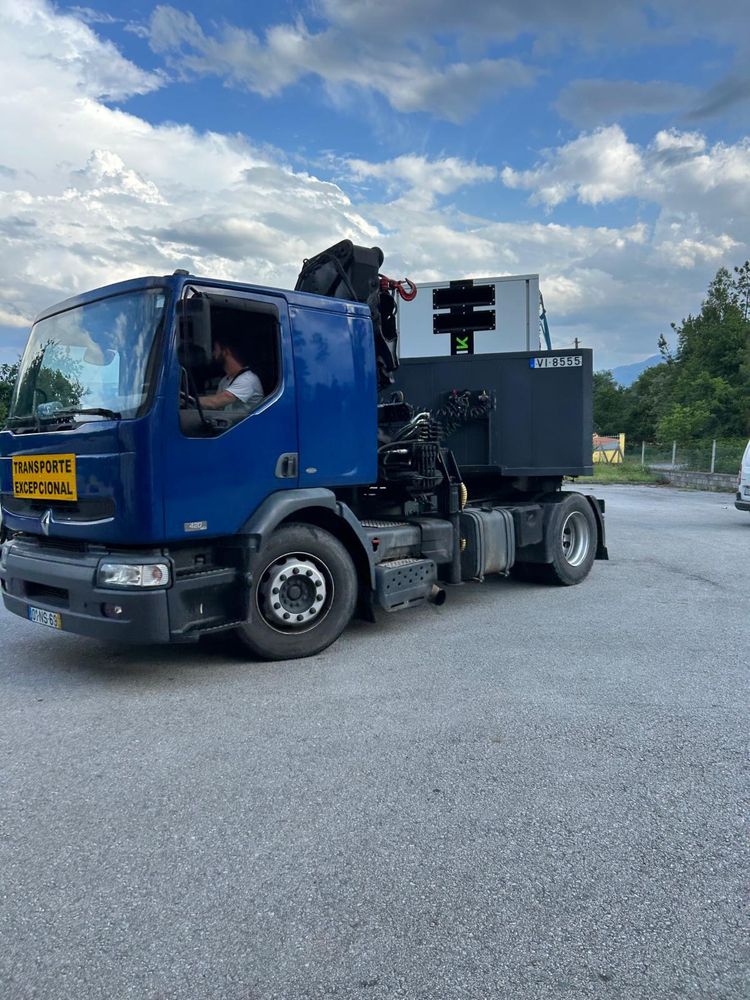 Vendo Renault trator com grua hiab