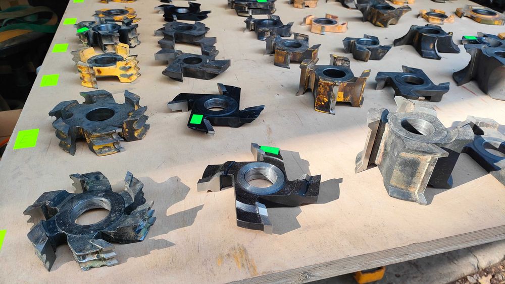 Frezy nasadzane  profilowe proste kątowe  do obróbki drewna używane