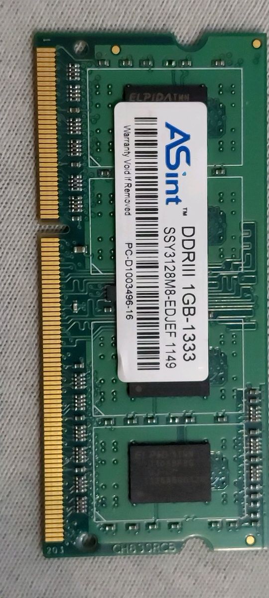 Dwa razy pamięć RAM po 1 GB