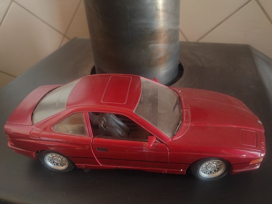 Model BMW 850i firmy maisto