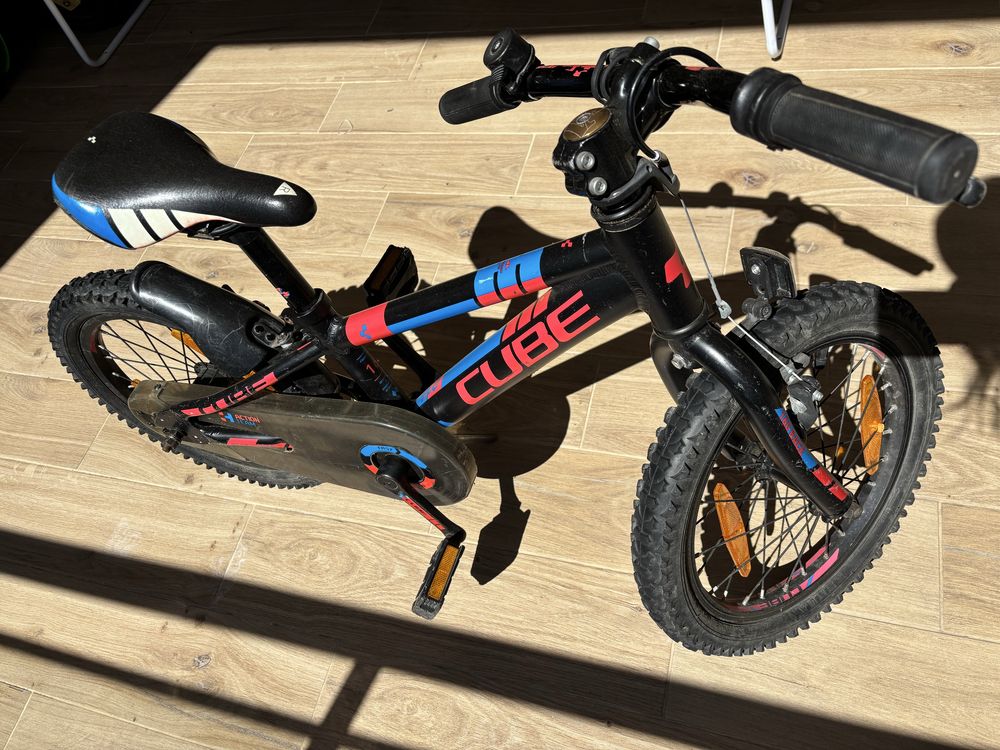 Rower dziecięcy CUBE 16" – solidny i gotowy do jazdy!