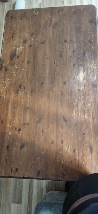 Drewniany stolik kawowy  do renowacji