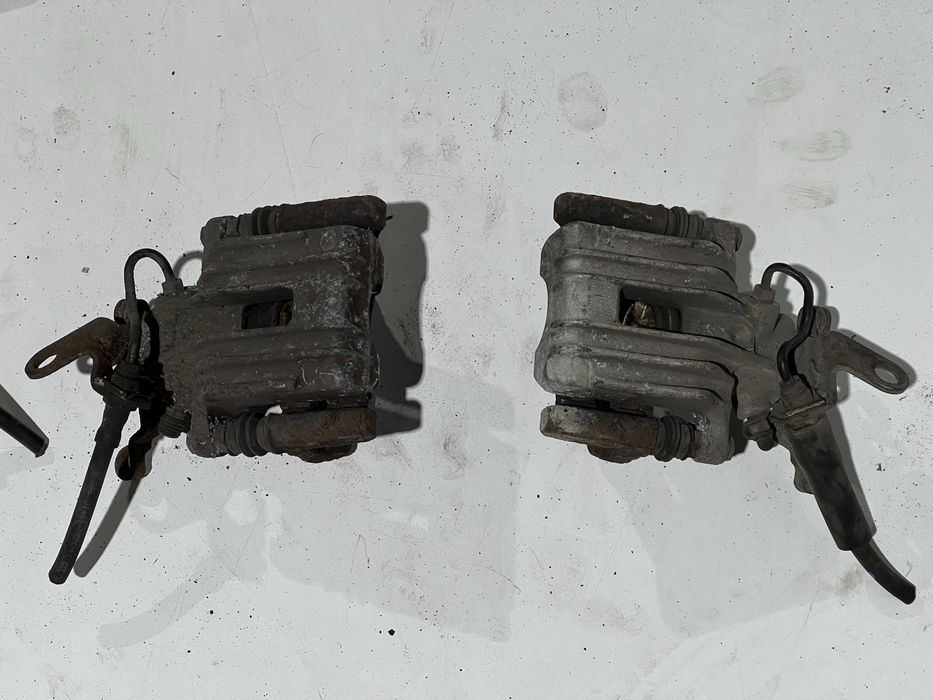 Суппорт Гольф 5 6 Шкода А5 Пассат Б6 Тоуран Кадди задний супорт