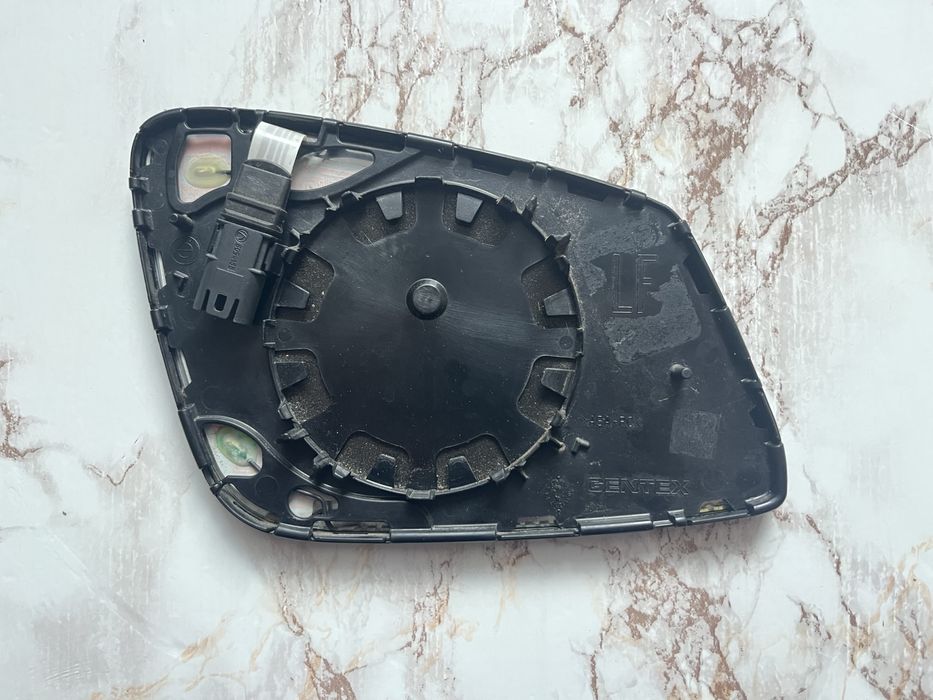 Вкладиші оригінал на F10, підігрів і автозатемнення