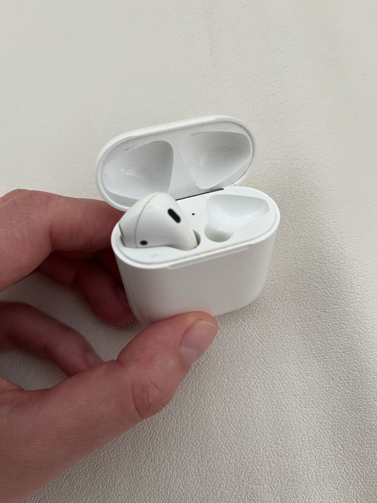 AirPods I charging case + słuchawka (nie działająca)