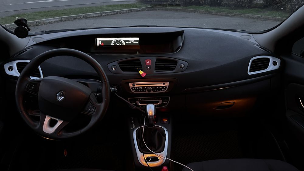 Renault Scenic lll 2010 год АКПП
