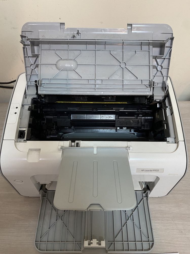 Продам принтер hp p1102 робочий