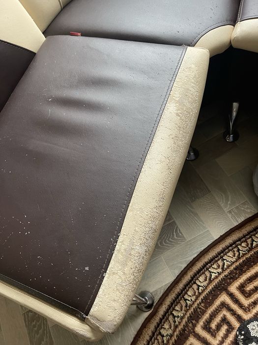 Продам у задовільному стані кухонний уголок