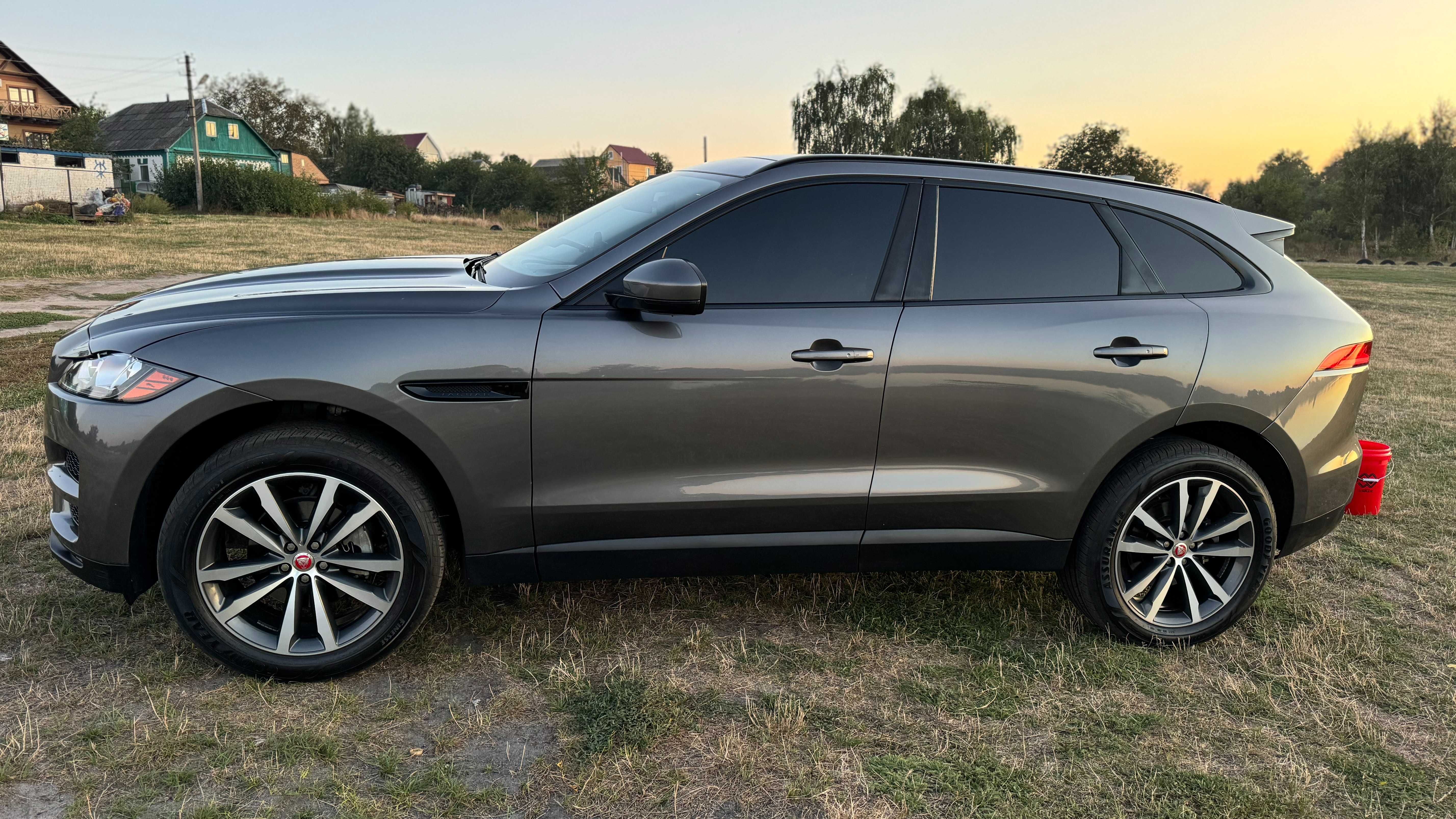 Jaguar F-Pace 2016, 2.0D AT (180 к.с.) AWD