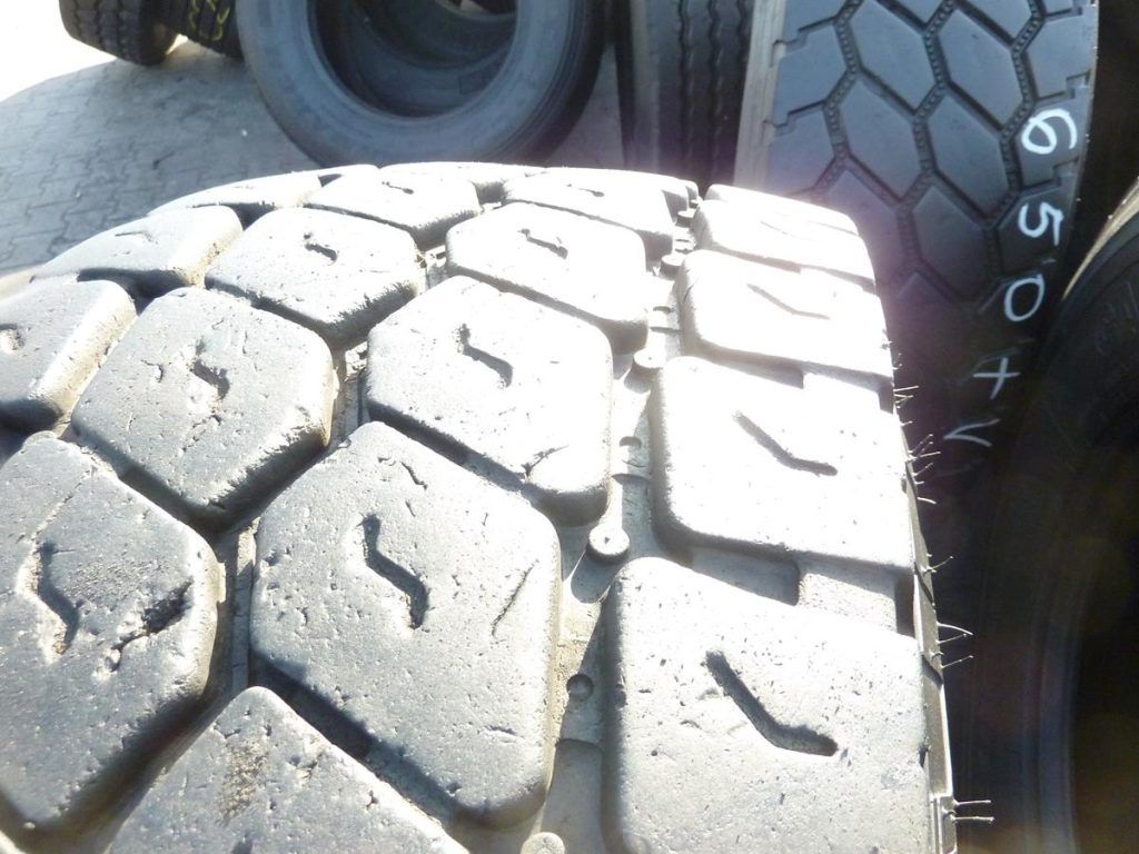 Opona używana ciężarowa 385/65R22.5 KUMHO KMA12; 700zł C2136