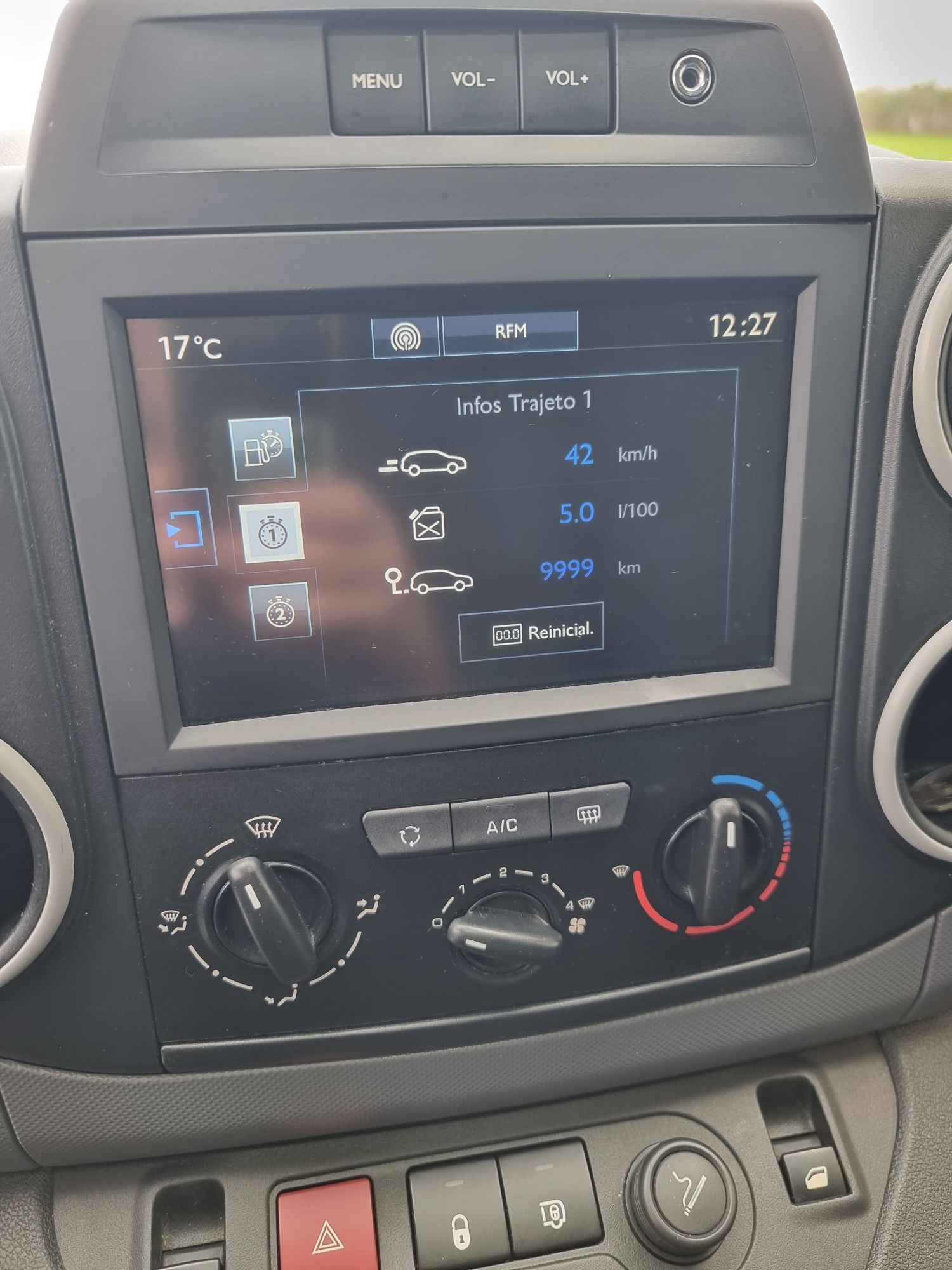 Peugeot partner   .