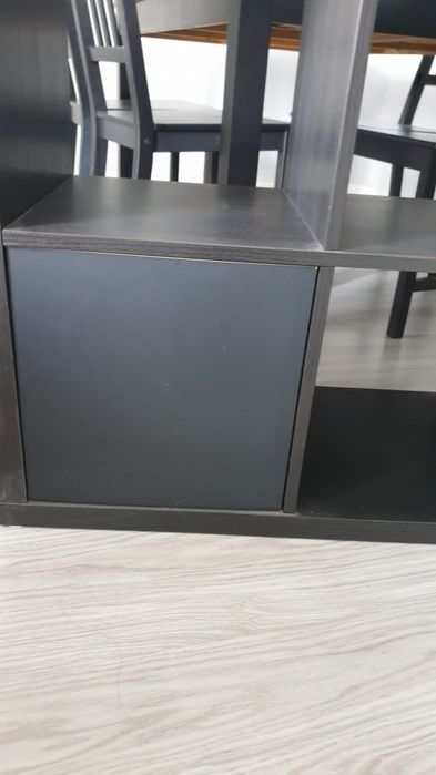 Móvel de sala com prateleiras, em madeira em estado novo.