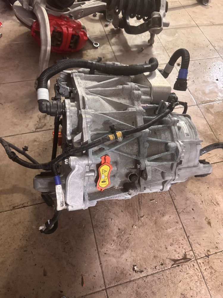 Tesla model 3 мотор 1120990-00-J 1120990-17-J