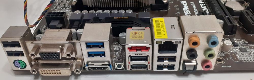 Материнська плата ASROCK FM2A78 PRO4+, процесор AMD A4-X2 4000 3.0 Ghz