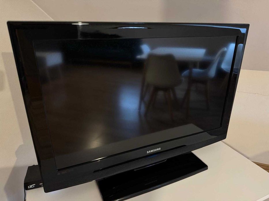 Telewizor SAMSUNG LE32B350 32" - stan bardzo dobry