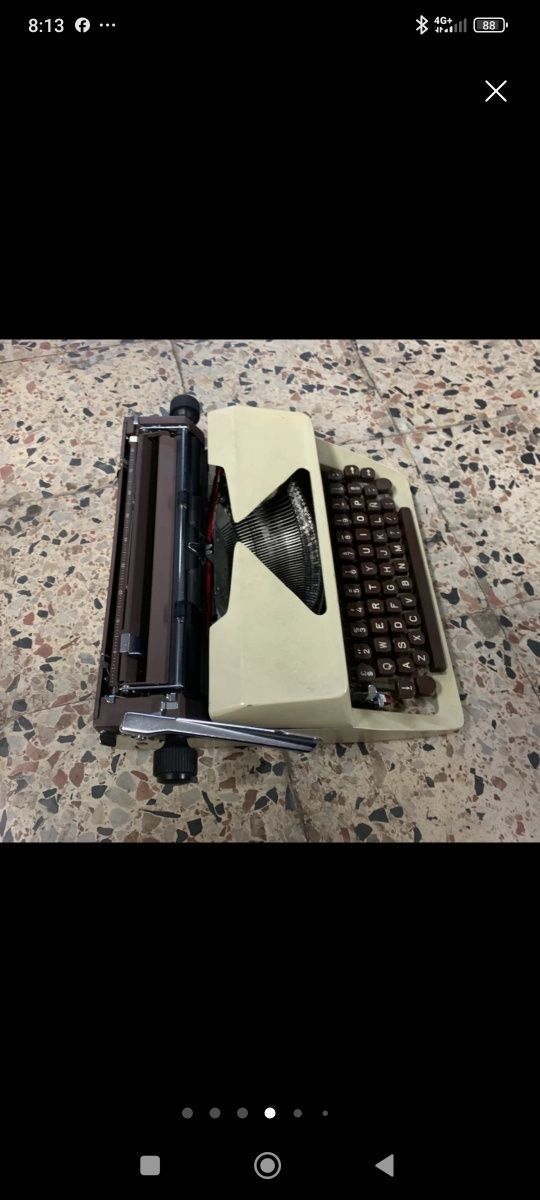Máquina de escrever a funcionar bem