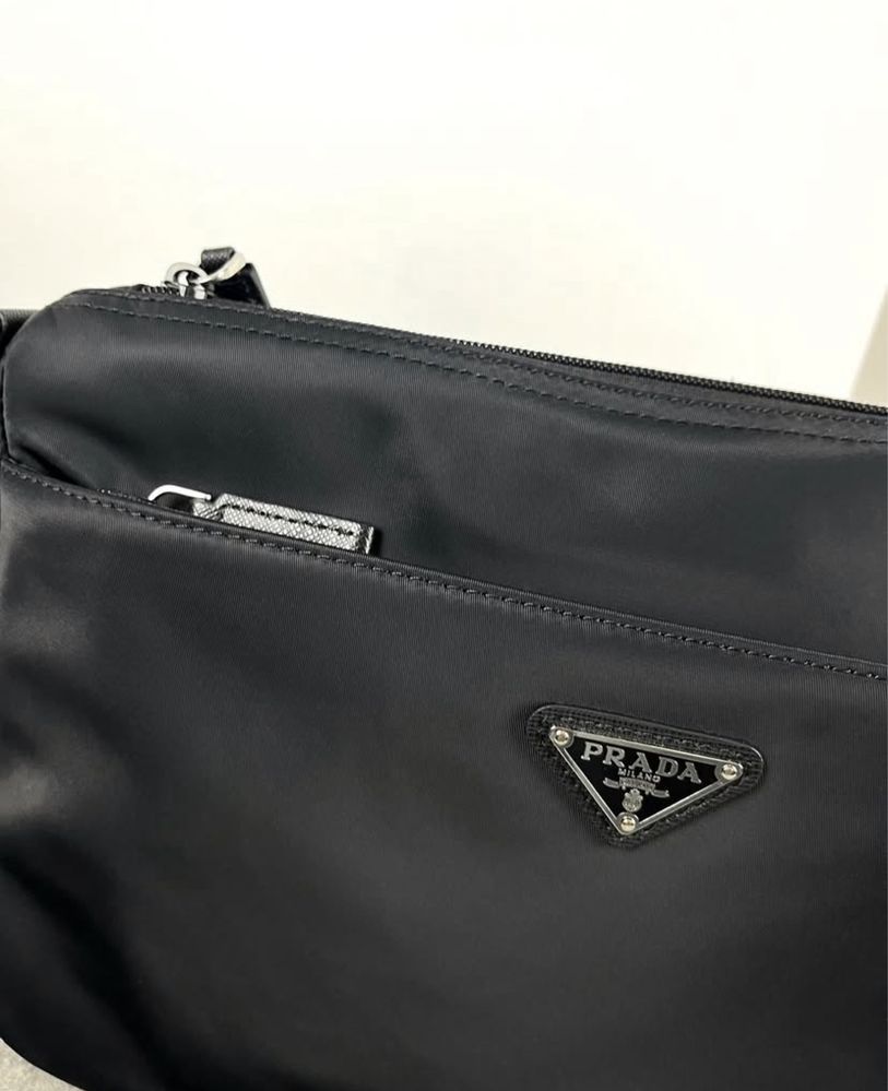 Сумка Prada 1BC421 нейлонова чорна loro louis чоловіча мессенджер